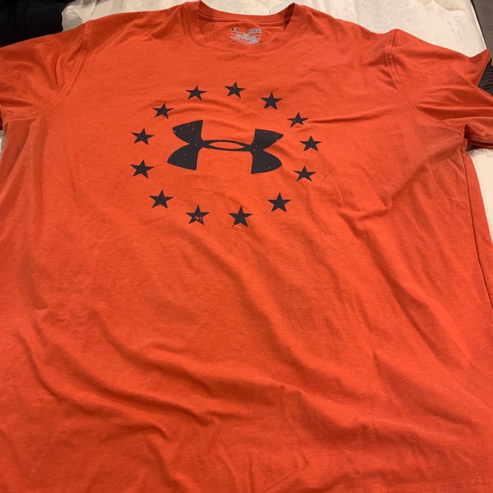 Under Armour Men T-shirt